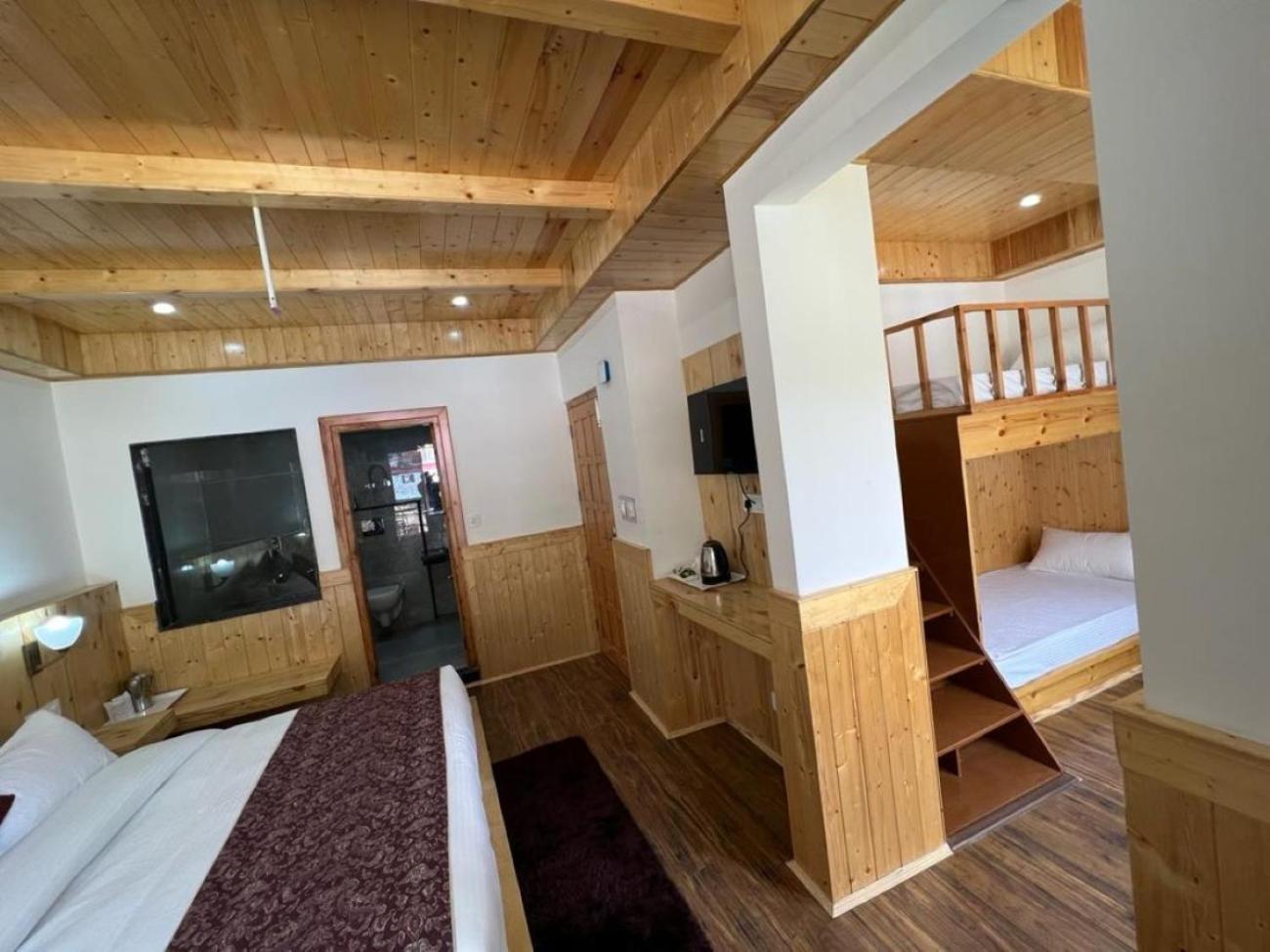 Hotel Sakura Palace Manāli エクステリア 写真